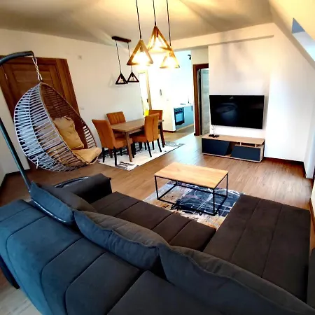 Borovi 2, 8 Apartment